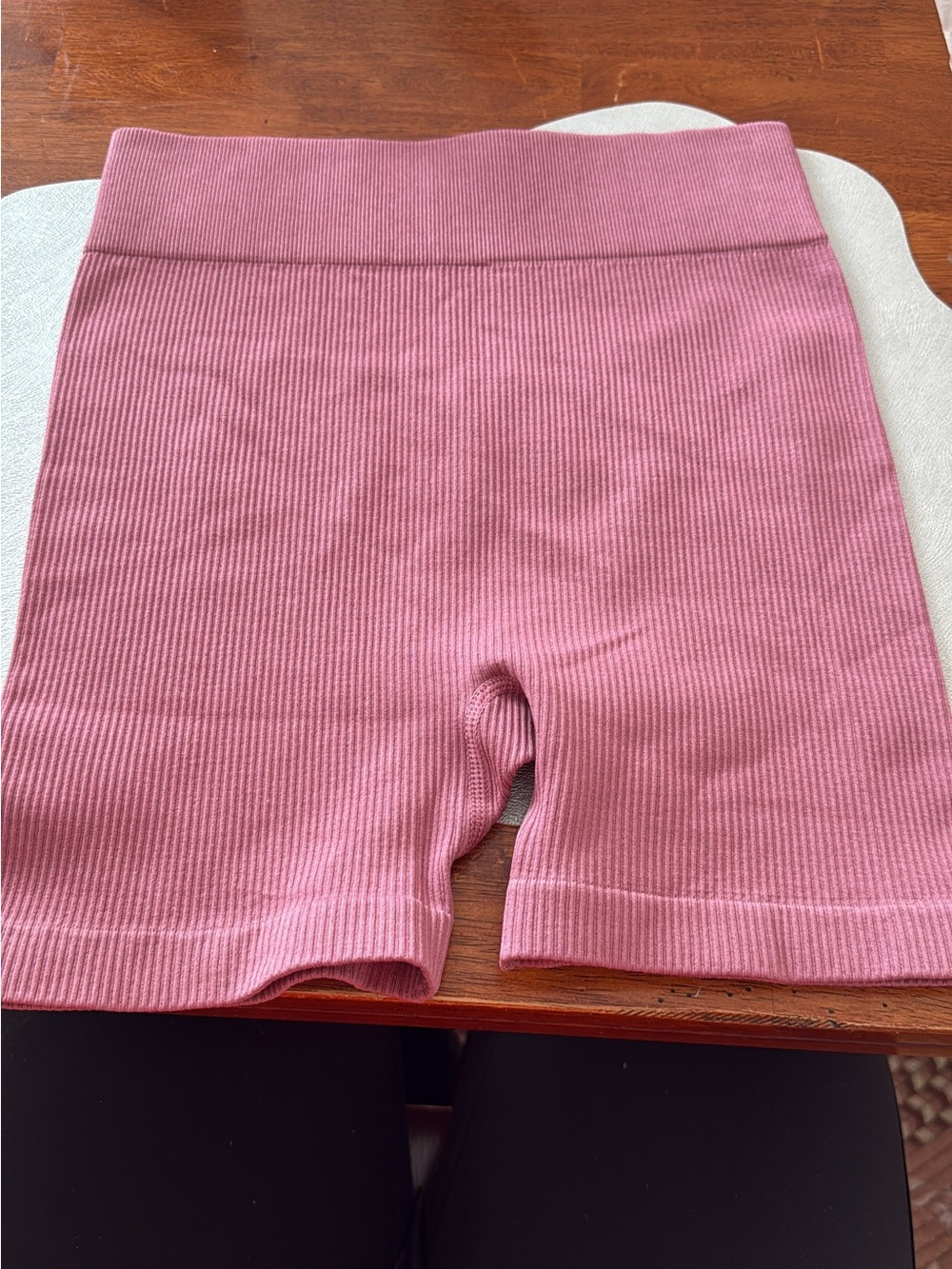 Ribbed High-Waist Women's Biker Shorts - Dusty Rose
